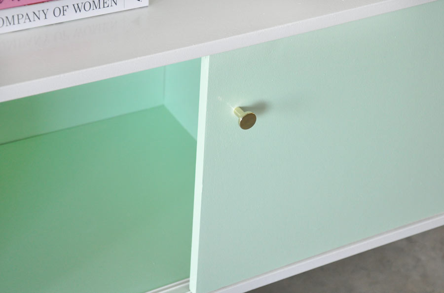 vintage media console makeover by @visualheart