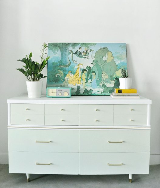 vintage painted dresser makeover by @visualheart