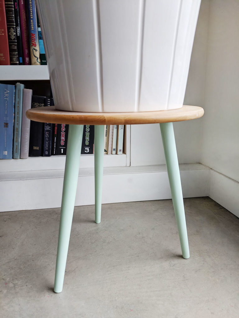 Mid-century style plant stand made from IKEA Snudda lazy susan and furniture legs by @visualheart